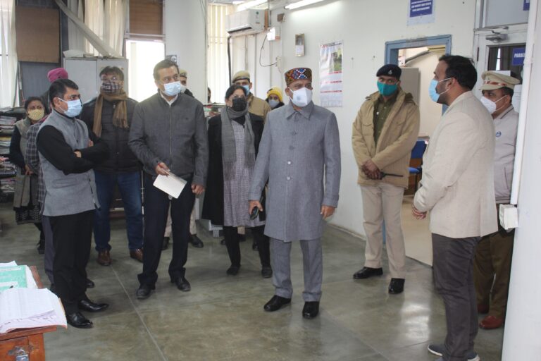 PU VC visited Administrative Block and Department of Physics