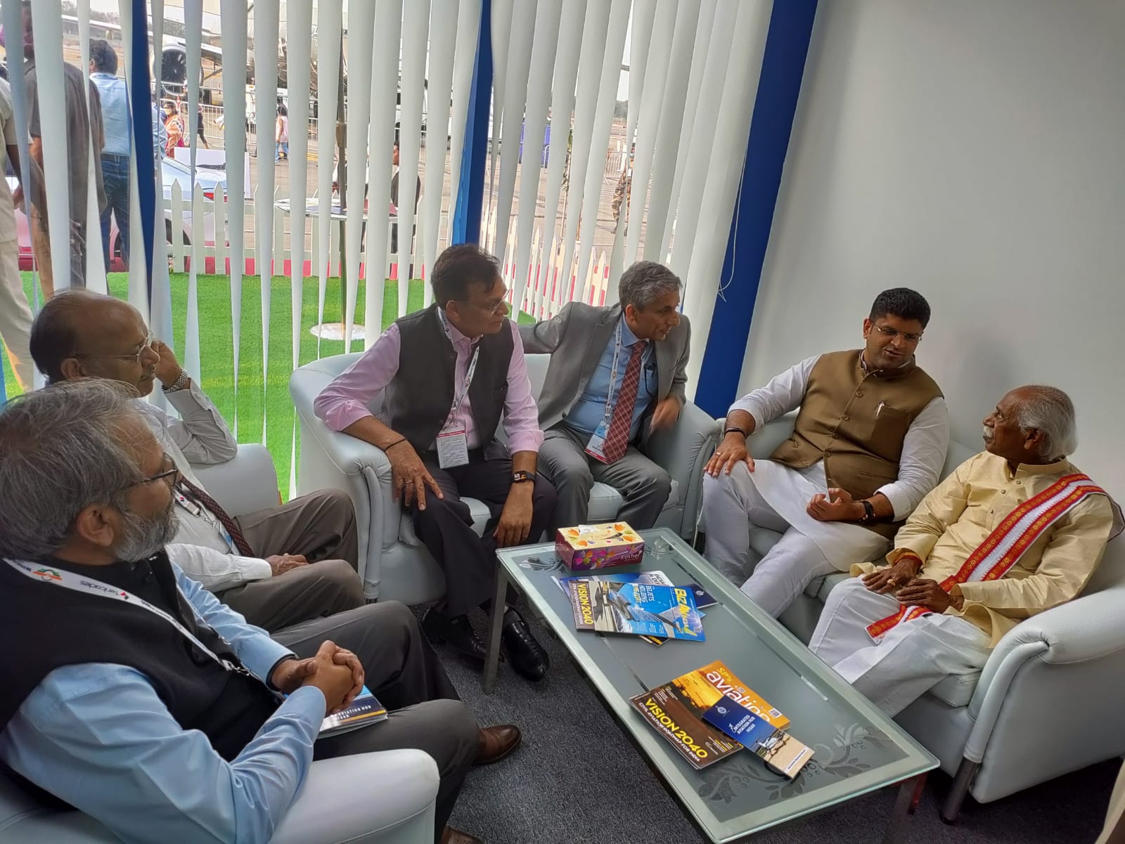 हरियाणा के राज्यपाल श्री बंडारू दत्तात्रेय ने आयोजित चार दिवसीय ‘‘विंग्स इंडिया 2022‘‘ में हरियाणा पैवेलियन का दौरा किया