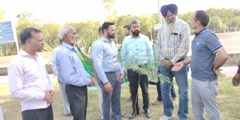 पर्यावरण संरक्षण के प्रति लोगों को किया जागरूक